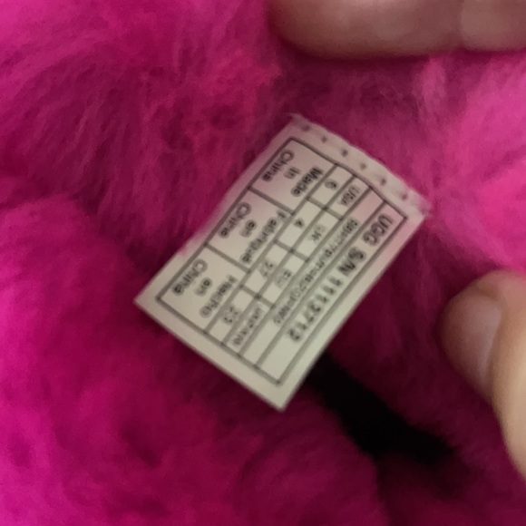 UGG Patricia Fields rare Black and hot pink chain 6 - Picture 8 of 13